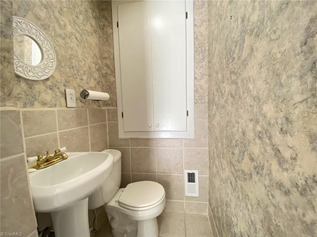 1702 Penny Road High Point, NC 27265 - Photo 30 of 50