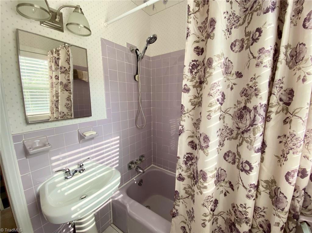 1702 Penny Road High Point, NC 27265 - Photo 37 of 50