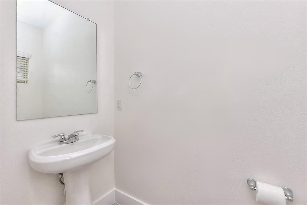 420 White Steppe Way Georgetown, TX 78626 - Photo 19 of 29 Half bath located downstairs
