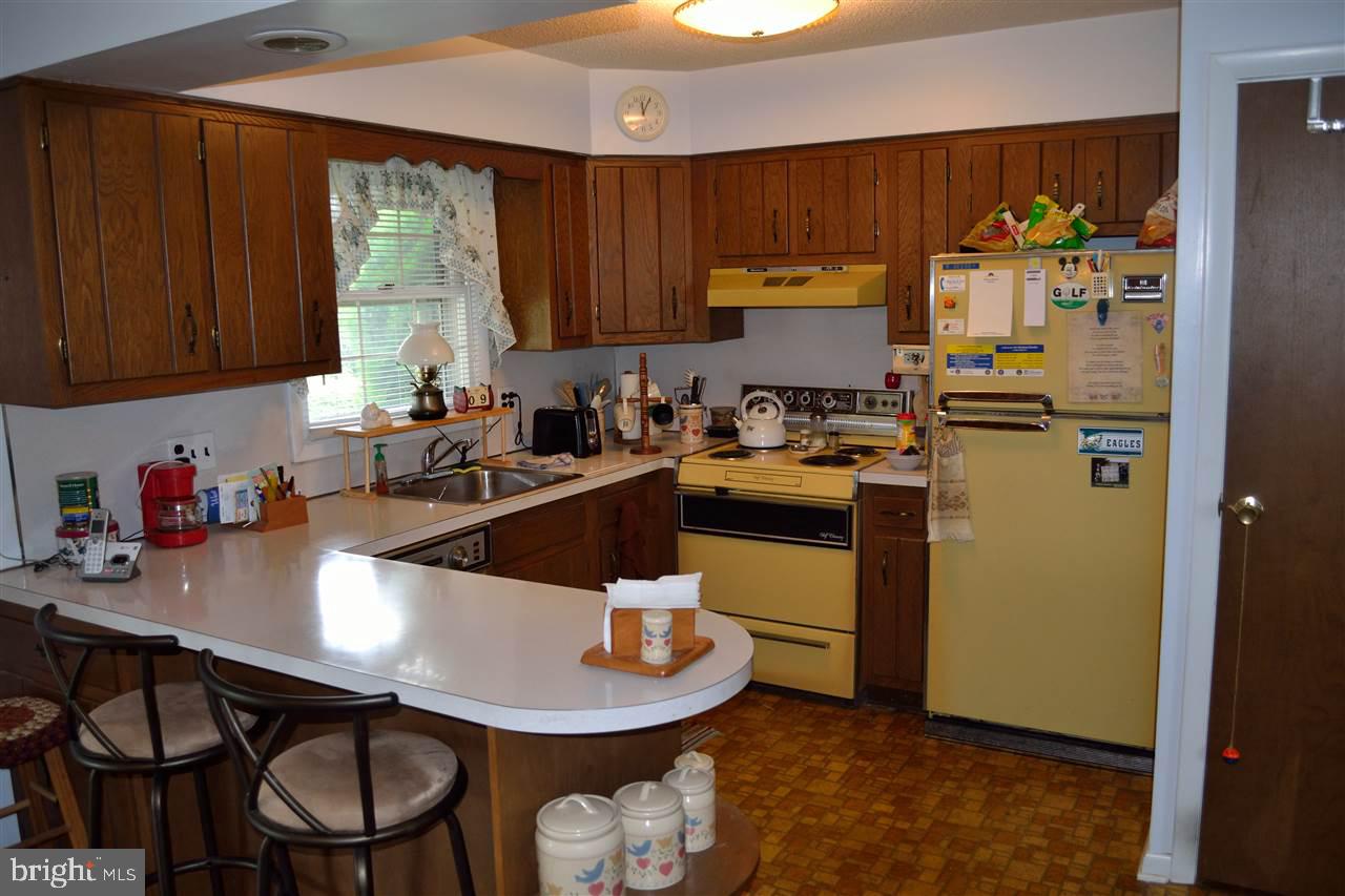 2168 Croyden Road York, PA 17408 - Photo 4 of 22