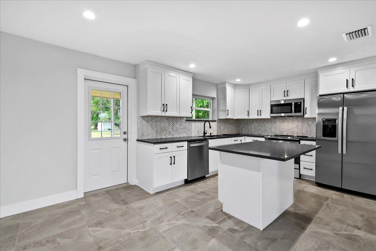 1300 West Chandler Road Glen Ridge, FL 33406 - Photo 9 of 34 03-EKP0063