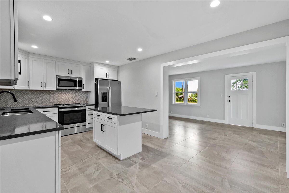 1300 West Chandler Road Glen Ridge, FL 33406 - Photo 10 of 34 04-EKP0068