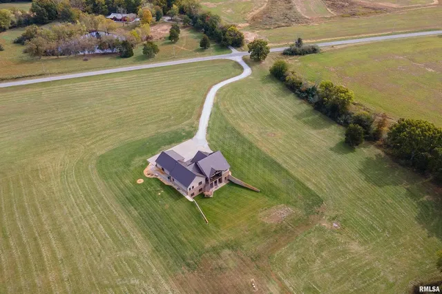 $975,000 | 1651 Sneed Road, Carbondale, IL 62902