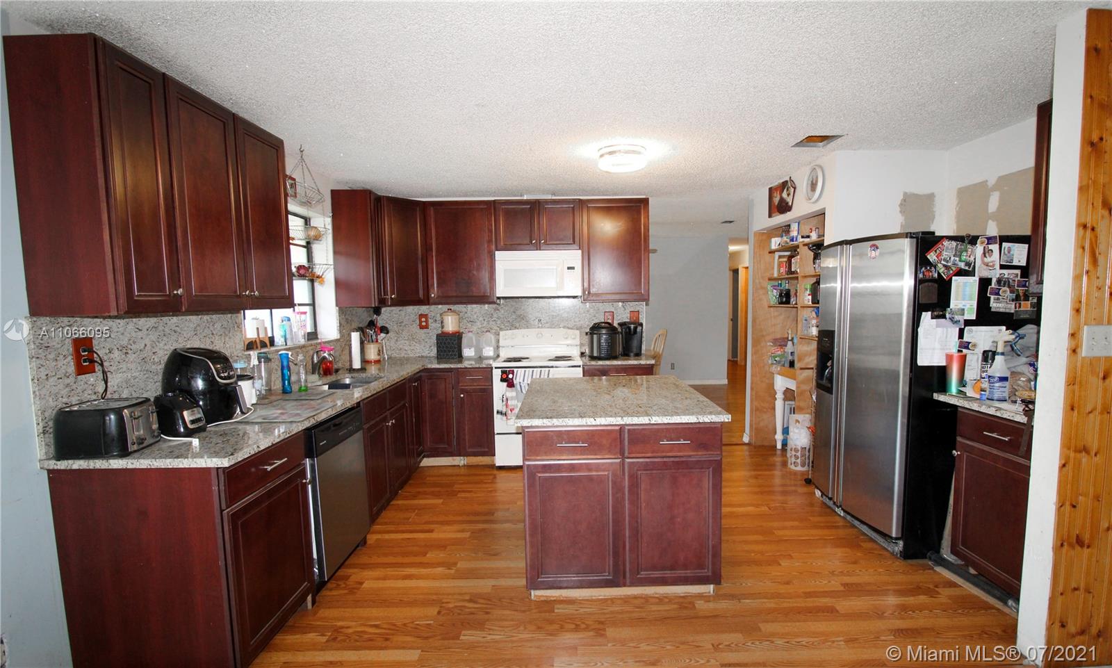 18900 Southwest 56th Street Southwest Ranches, FL 33332 - Photo 15 of 23