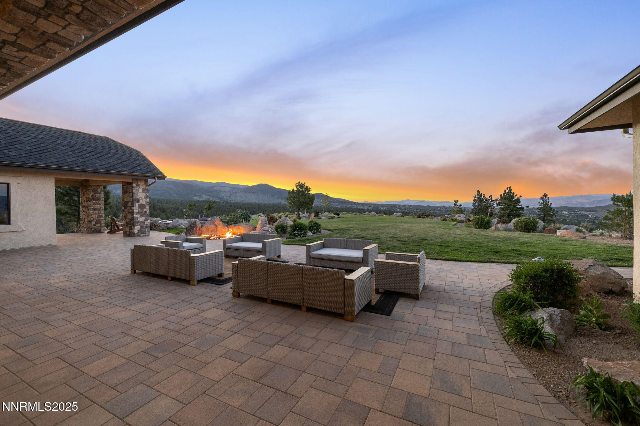 29 Bennington Court Reno, NV 89511 - Photo 28 of 39 87-web-or-mls-29 Bennington Twilight-3