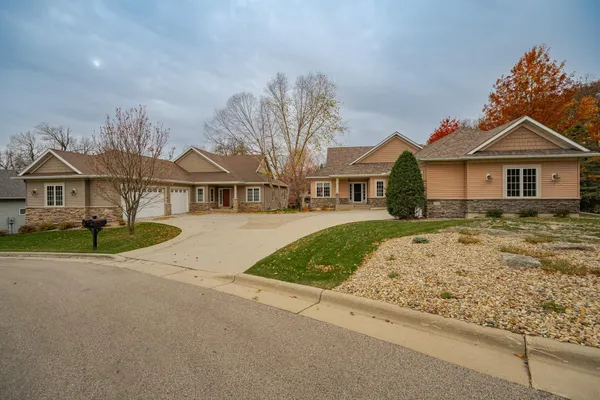 $650,000 | 1598 Salem Court Southwest, Rochester, MN 55902