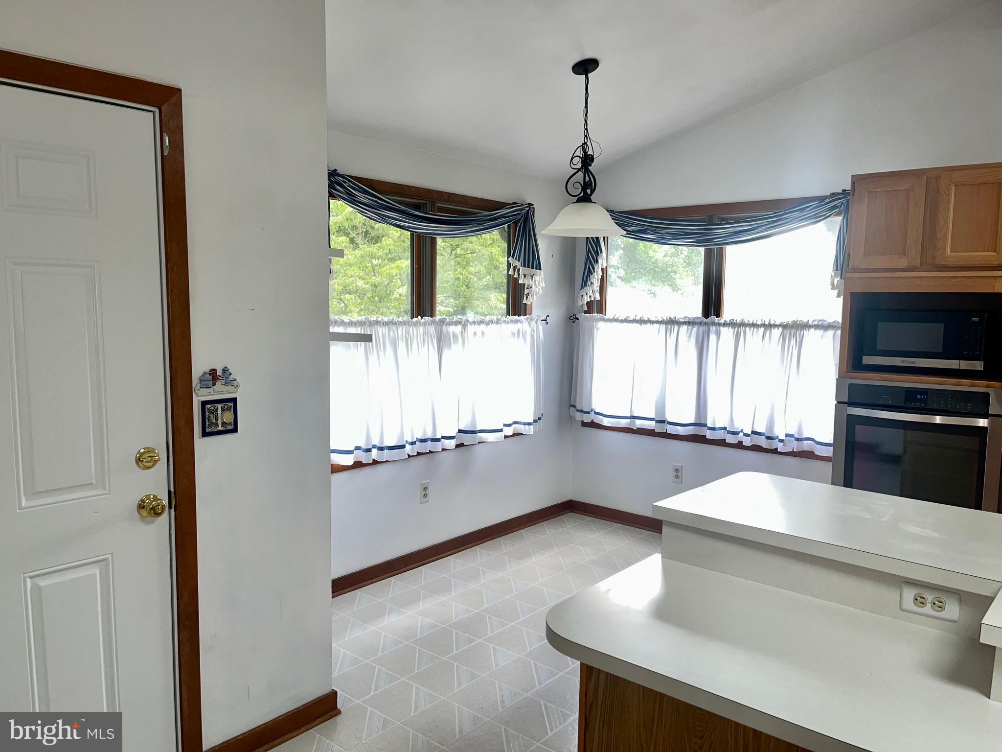 3267 Stepney Street Edgewater, MD 21037 - Photo 6 of 31 Kitchen has eat-in area