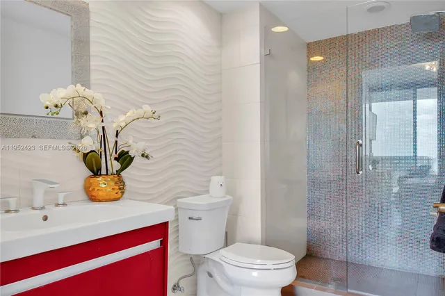 $1,075,000 | 1800 South Ocean Drive, Unit 2208, Hallandale Beach, FL 33009