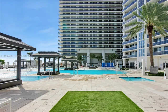 $1,075,000 | 1800 South Ocean Drive, Unit 2208, Hallandale Beach, FL 33009