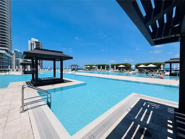 $1,075,000 | 1800 South Ocean Drive, Unit 2208, Hallandale Beach, FL 33009