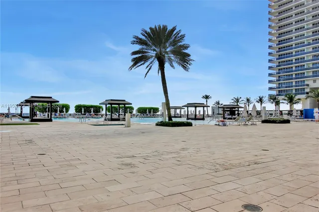 $1,075,000 | 1800 South Ocean Drive, Unit 2208, Hallandale Beach, FL 33009