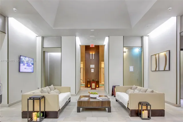 $1,075,000 | 1800 South Ocean Drive, Unit 2208, Hallandale Beach, FL 33009