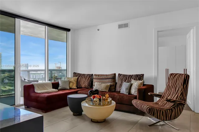 $1,075,000 | 1800 South Ocean Drive, Unit 2208, Hallandale Beach, FL 33009