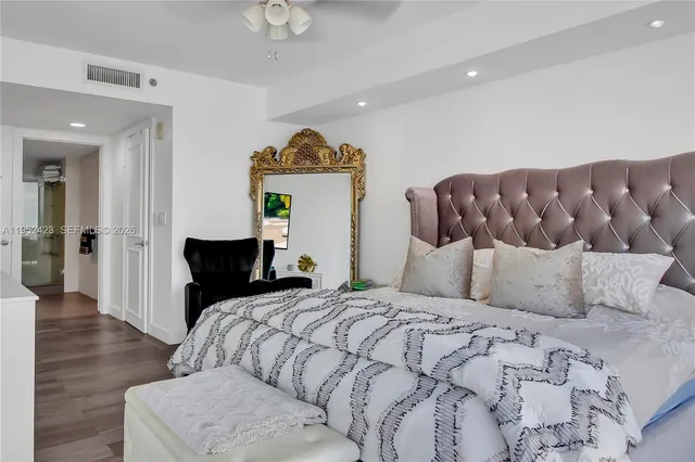 $1,075,000 | 1800 South Ocean Drive, Unit 2208, Hallandale Beach, FL 33009