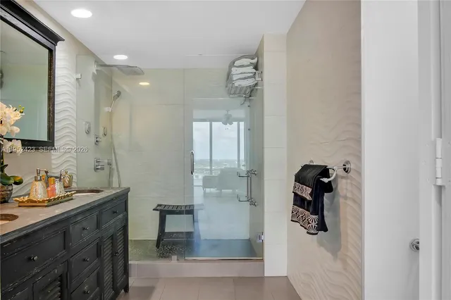 $1,075,000 | 1800 South Ocean Drive, Unit 2208, Hallandale Beach, FL 33009