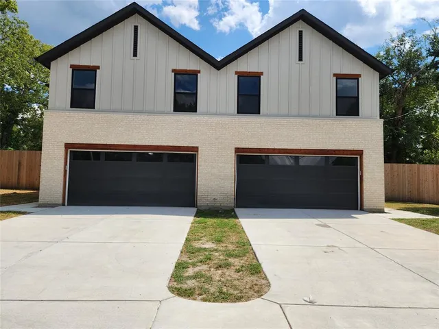a front view of house with yard