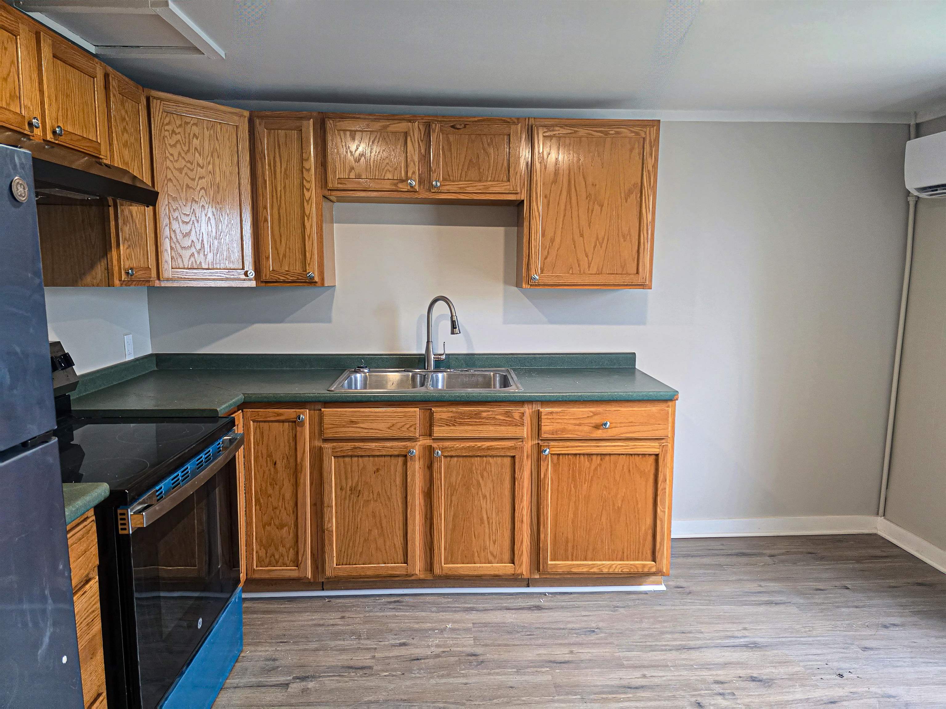 8 Union Street Claremont, NH 03743 - Photo 5 of 20