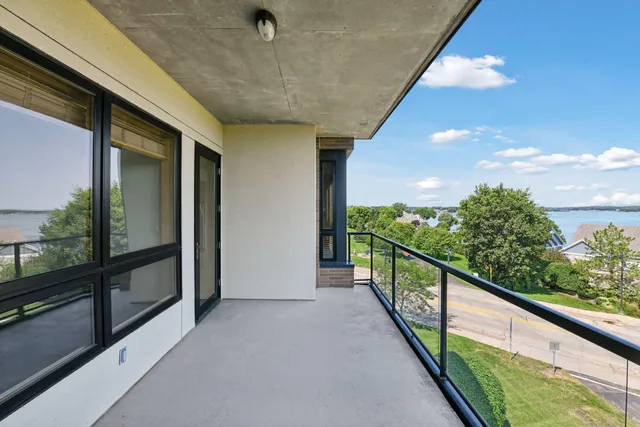 $545,000 | 4201 Sunset Drive, Unit N407, Spring Park, MN 55384