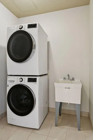 $545,000 | 4201 Sunset Drive, Unit N407, Spring Park, MN 55384