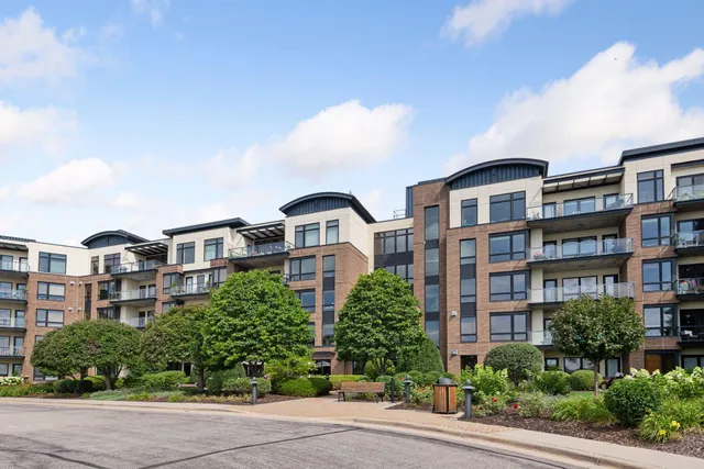 $545,000 | 4201 Sunset Drive, Unit N407, Spring Park, MN 55384
