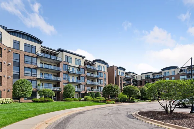 $545,000 | 4201 Sunset Drive, Unit N407, Spring Park, MN 55384