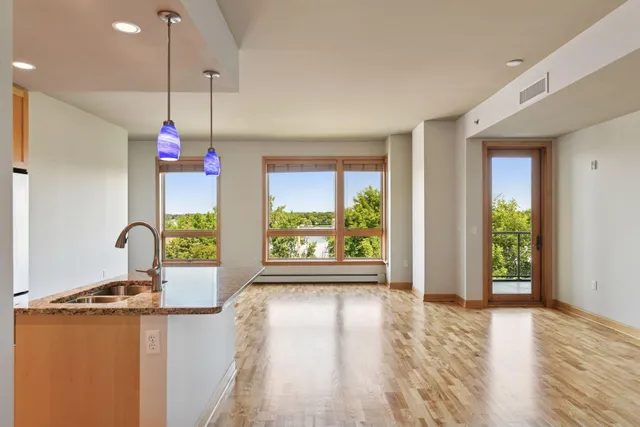 $545,000 | 4201 Sunset Drive, Unit N407, Spring Park, MN 55384