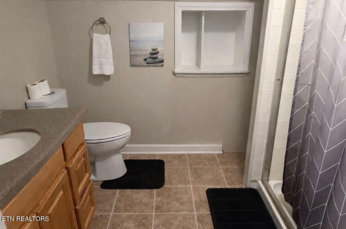 3260 Blue Springs Road Strawberry Plains, TN 37871 - Photo 11 of 15 Upstairs Bath