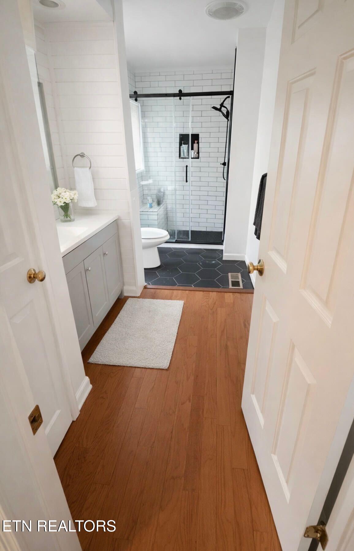 3260 Blue Springs Road Strawberry Plains, TN 37871 - Photo 7 of 15 Master Bath