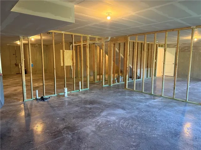 $364,990 | 2206 Creek View Lane, Raymore, MO 64083