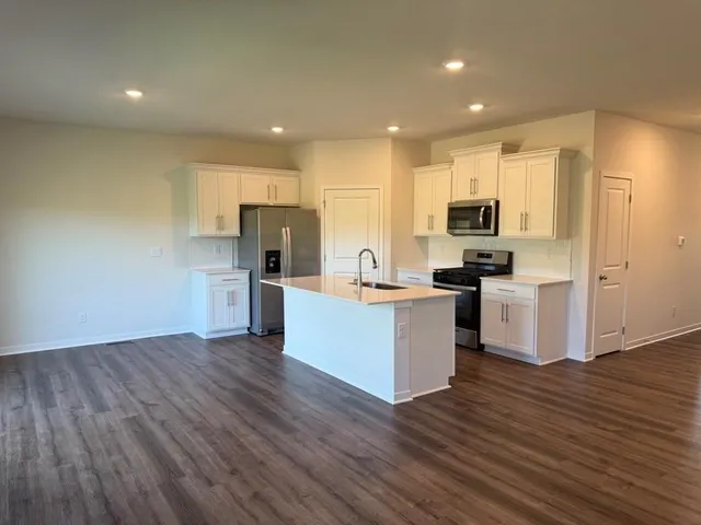 $364,990 | 2206 Creek View Lane, Raymore, MO 64083