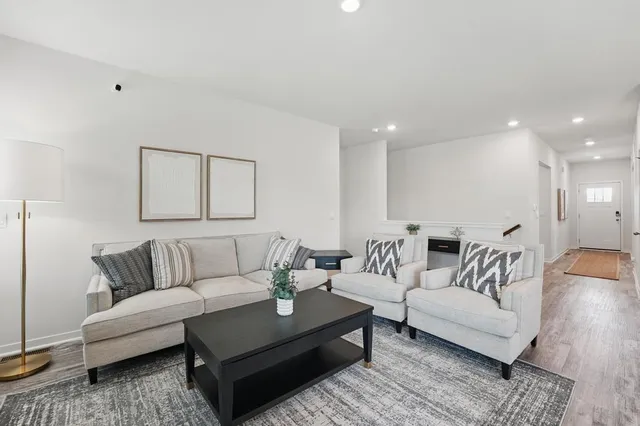 $364,990 | 2206 Creek View Lane, Raymore, MO 64083