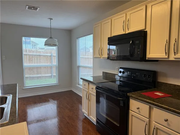 $2,100 | 4039 Southern Trace Drive, College Station, TX 77845