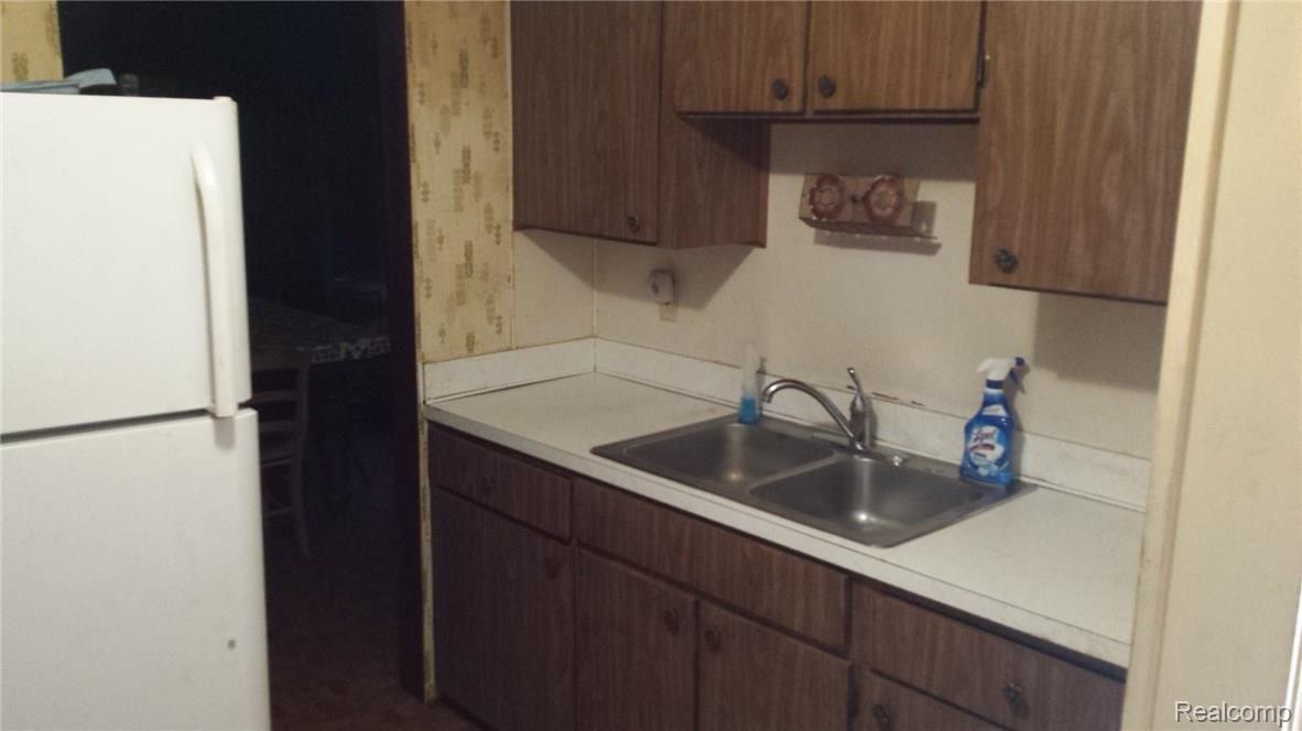 8984 Beard Road Avoca, MI 48006 - Photo 2 of 18 This is a view of the kitchen.