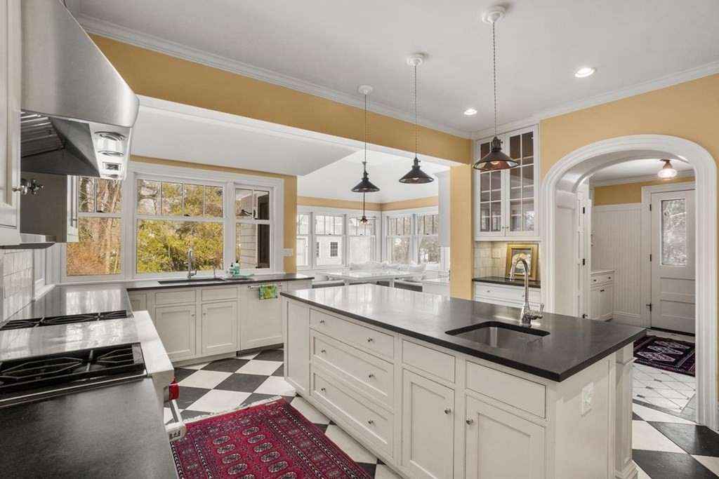 142 Hinckley Road Milton, MA 02186 - Photo 6 of 42 Gallery Image 6