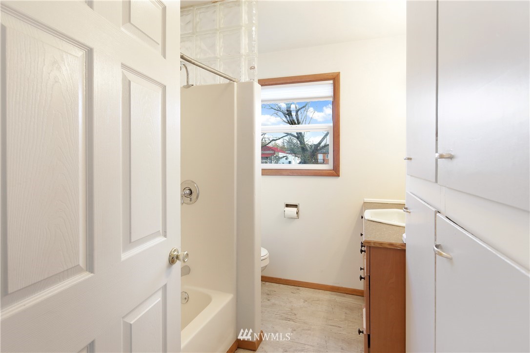1606 Bayon Road Bellingham, WA 98225 - Photo 11 of 39 a bathroom with a bathtub and a shower