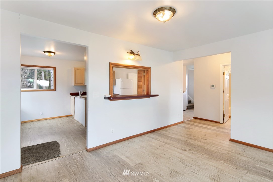 1606 Bayon Road Bellingham, WA 98225 - Photo 20 of 39 wooden floor in an empty room with a window