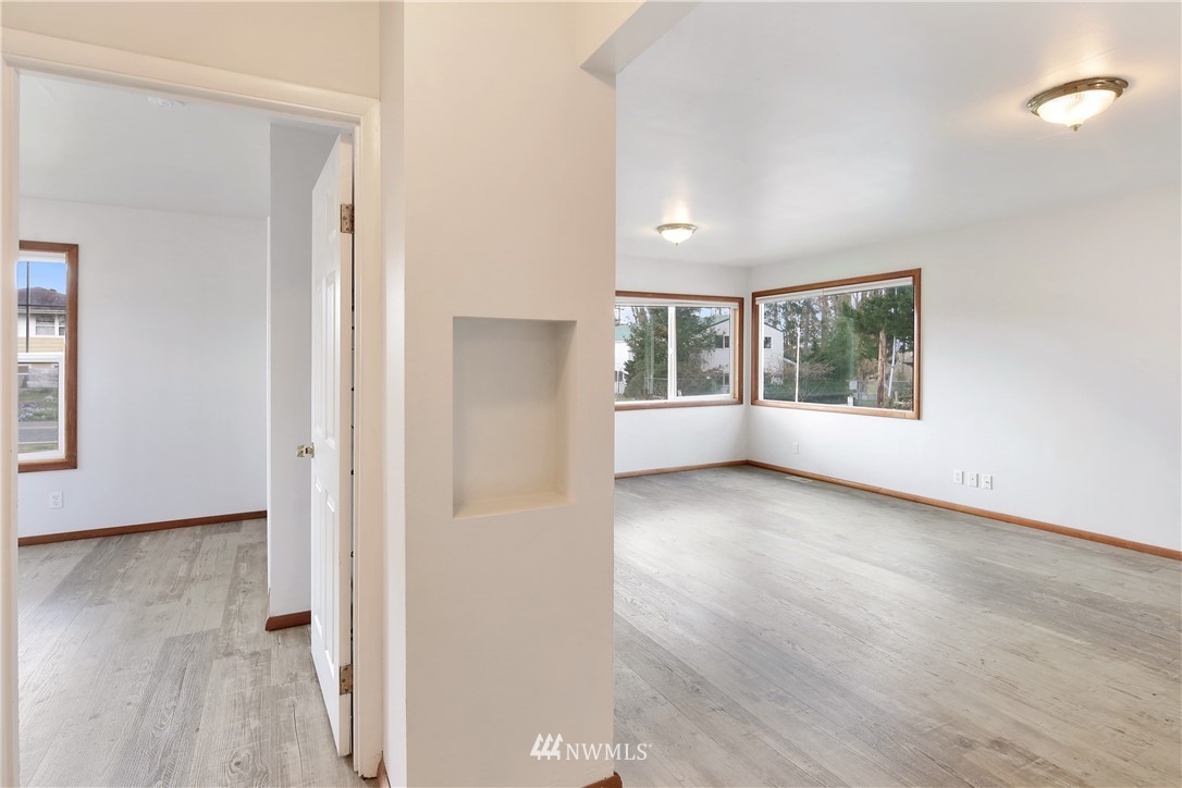 1606 Bayon Road Bellingham, WA 98225 - Photo 25 of 39 wooden floor in an empty room with a window