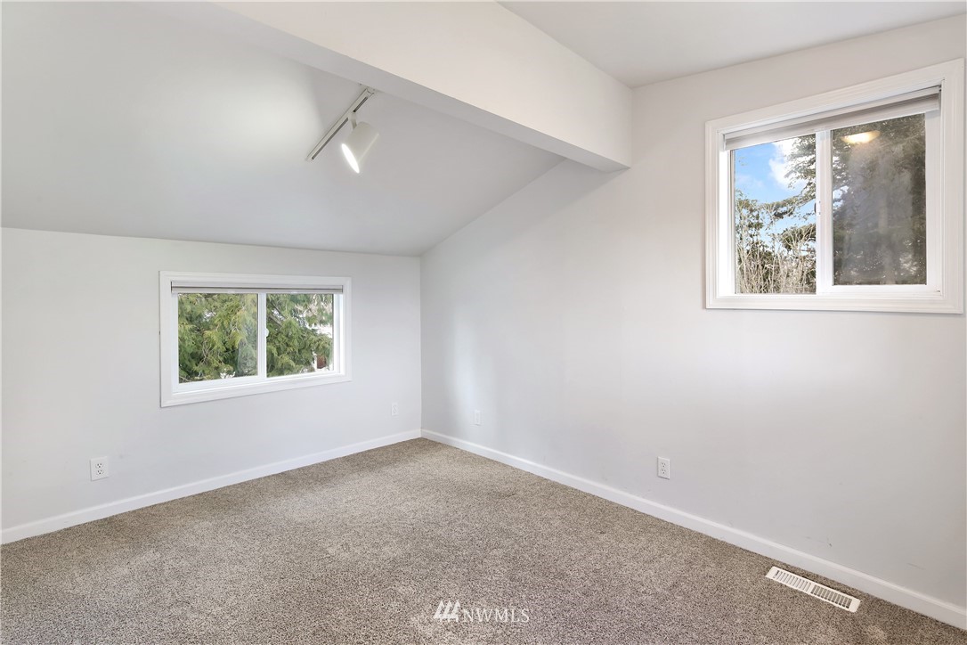 1606 Bayon Road Bellingham, WA 98225 - Photo 29 of 39 an empty room with windows