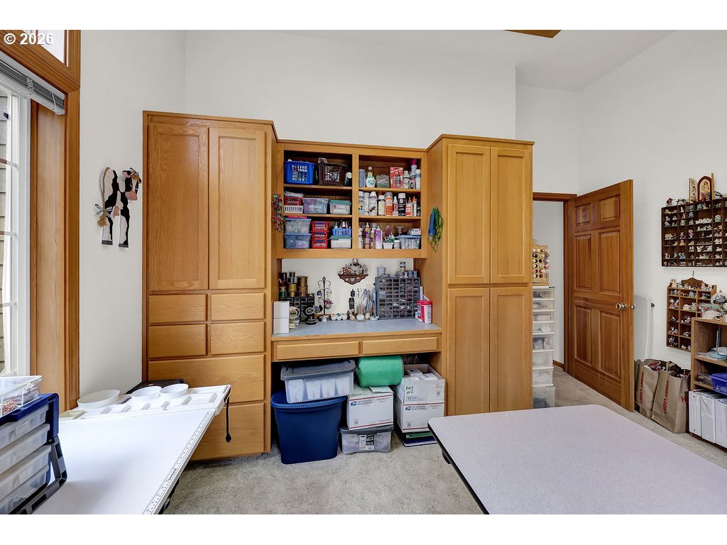 30898 Camas Swale Road Creswell, OR 97426 - Photo 17 of 48 Den/Office