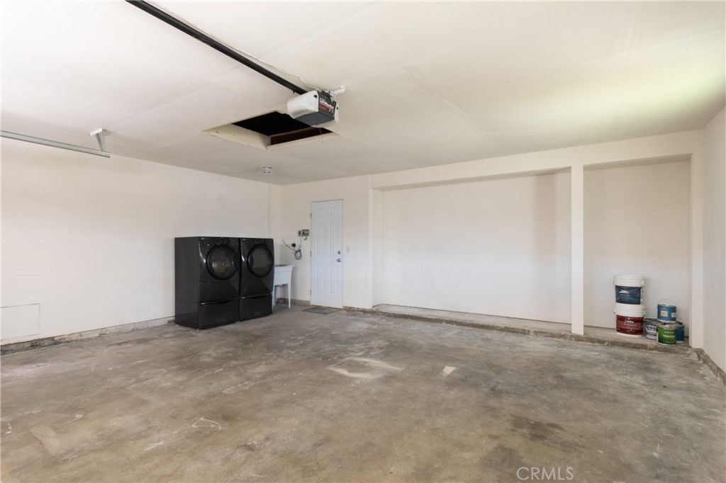 28009 Newbird Drive Saugus, CA 91350 - Photo 24 of 26 a view of an empty room and workspace