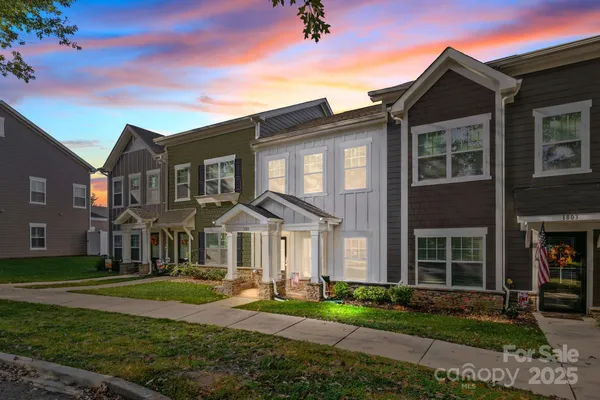 $284,900 | 1805 Edgewater Drive Northwest, Conover, NC 28613