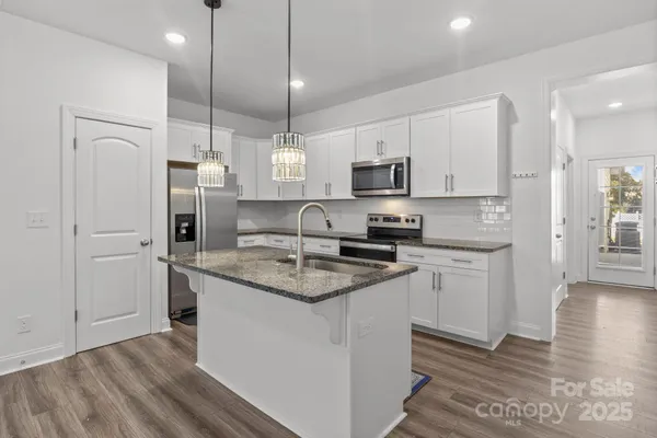 $284,900 | 1805 Edgewater Drive Northwest, Conover, NC 28613