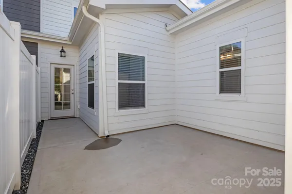 $284,900 | 1805 Edgewater Drive Northwest, Conover, NC 28613