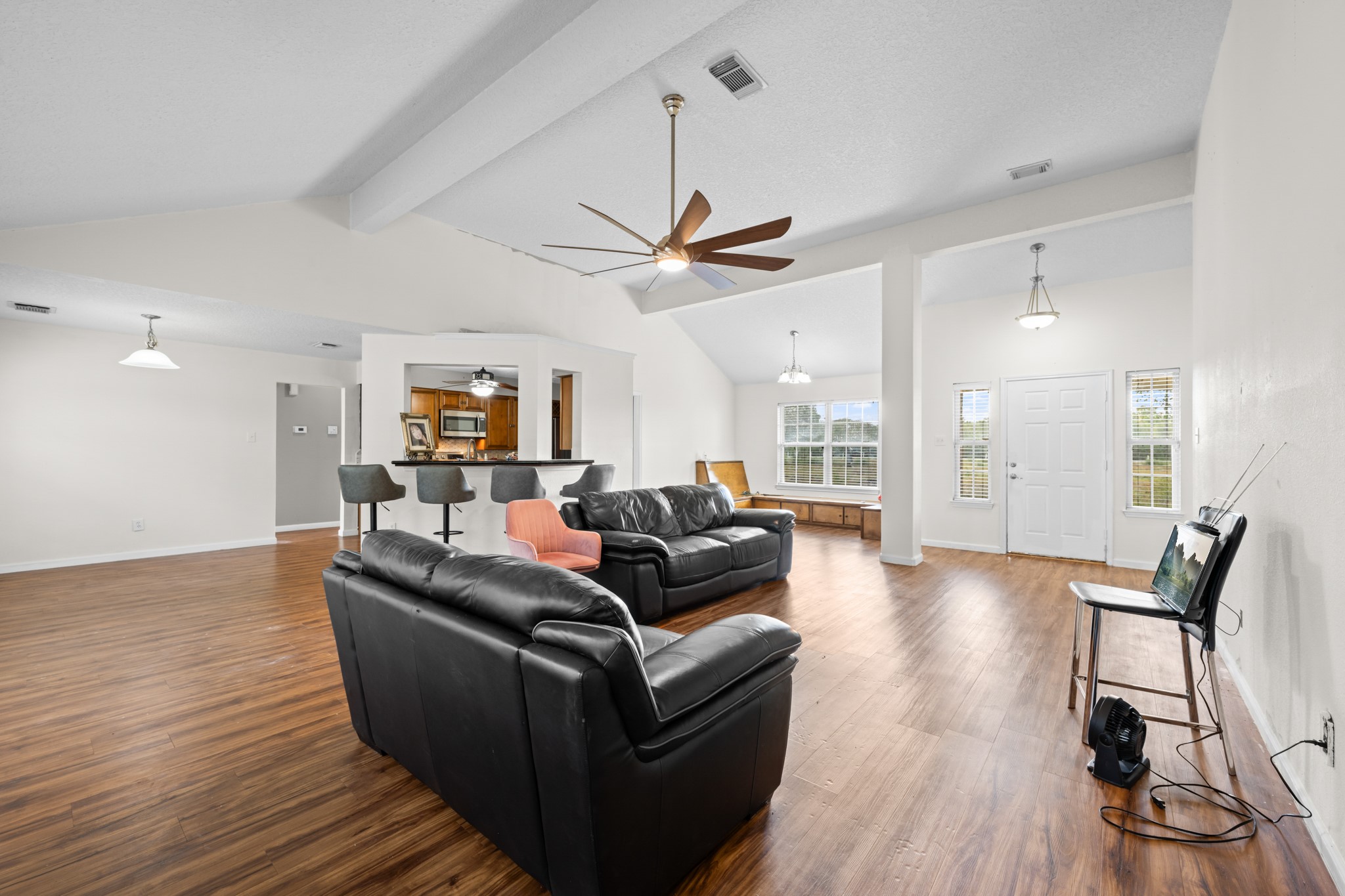7442 County Road 42 Rosharon, TX 77583 - Photo 11 of 43 a living room with furniture and a large window