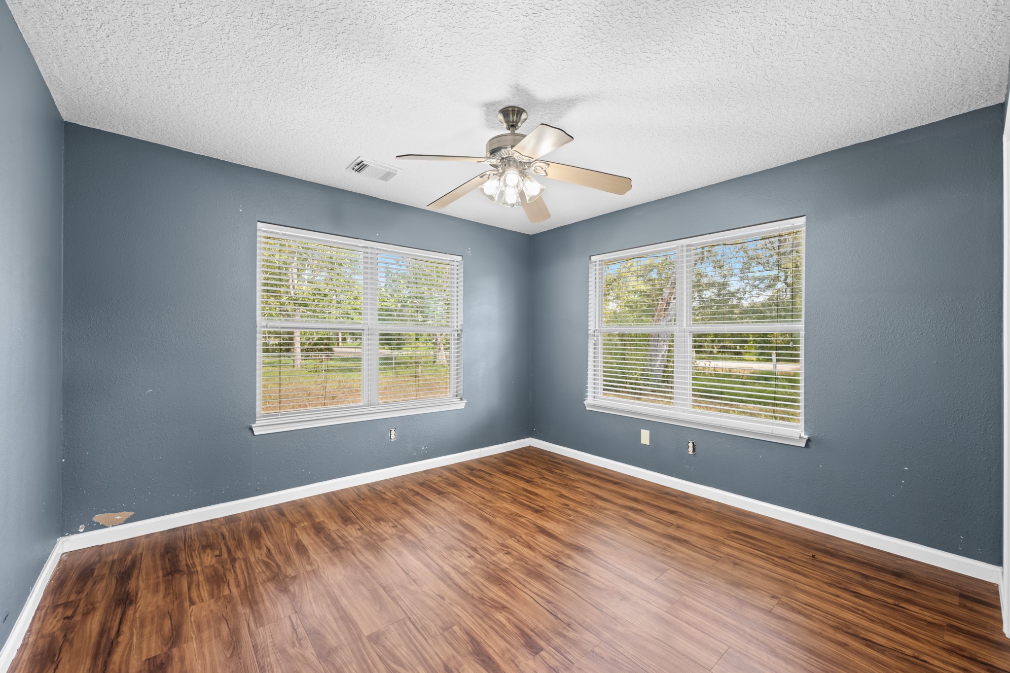 7442 County Road 42 Rosharon, TX 77583 - Photo 24 of 43 a view of an empty room with a window