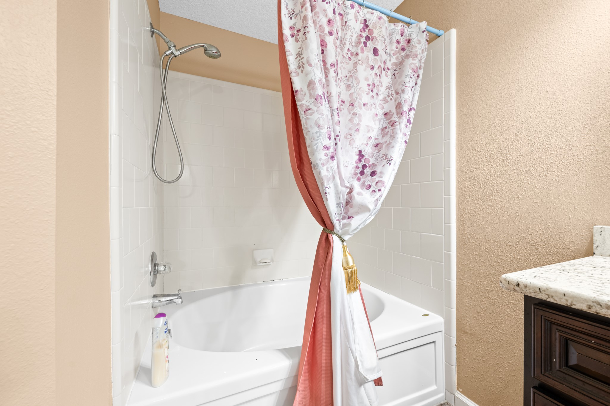 7442 County Road 42 Rosharon, TX 77583 - Photo 35 of 43 a bathroom with a bathtub and a shower