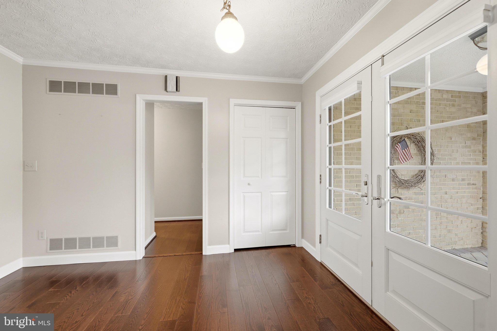 140 Stonebrook Road Winchester, VA 22602 - Photo 11 of 67 Foyer