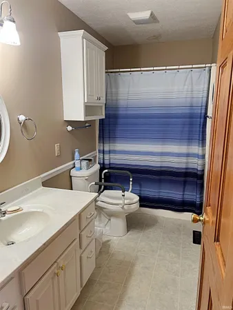 $319,000 | 309 Northeast D Street, Linton, IN 47441