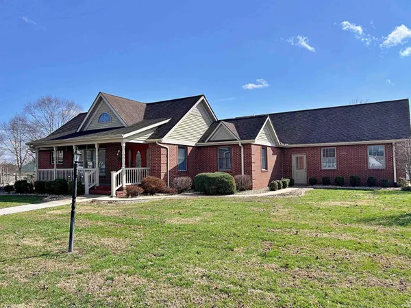 $319,000 | 309 Northeast D Street, Linton, IN 47441