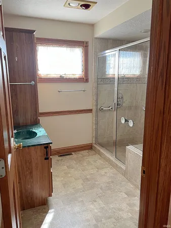 $319,000 | 309 Northeast D Street, Linton, IN 47441